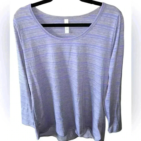 LuLaRoe Tops - Lularoe XL grey long sleeve Lynnae t shirt with periwinkle stripes.‎ NWT